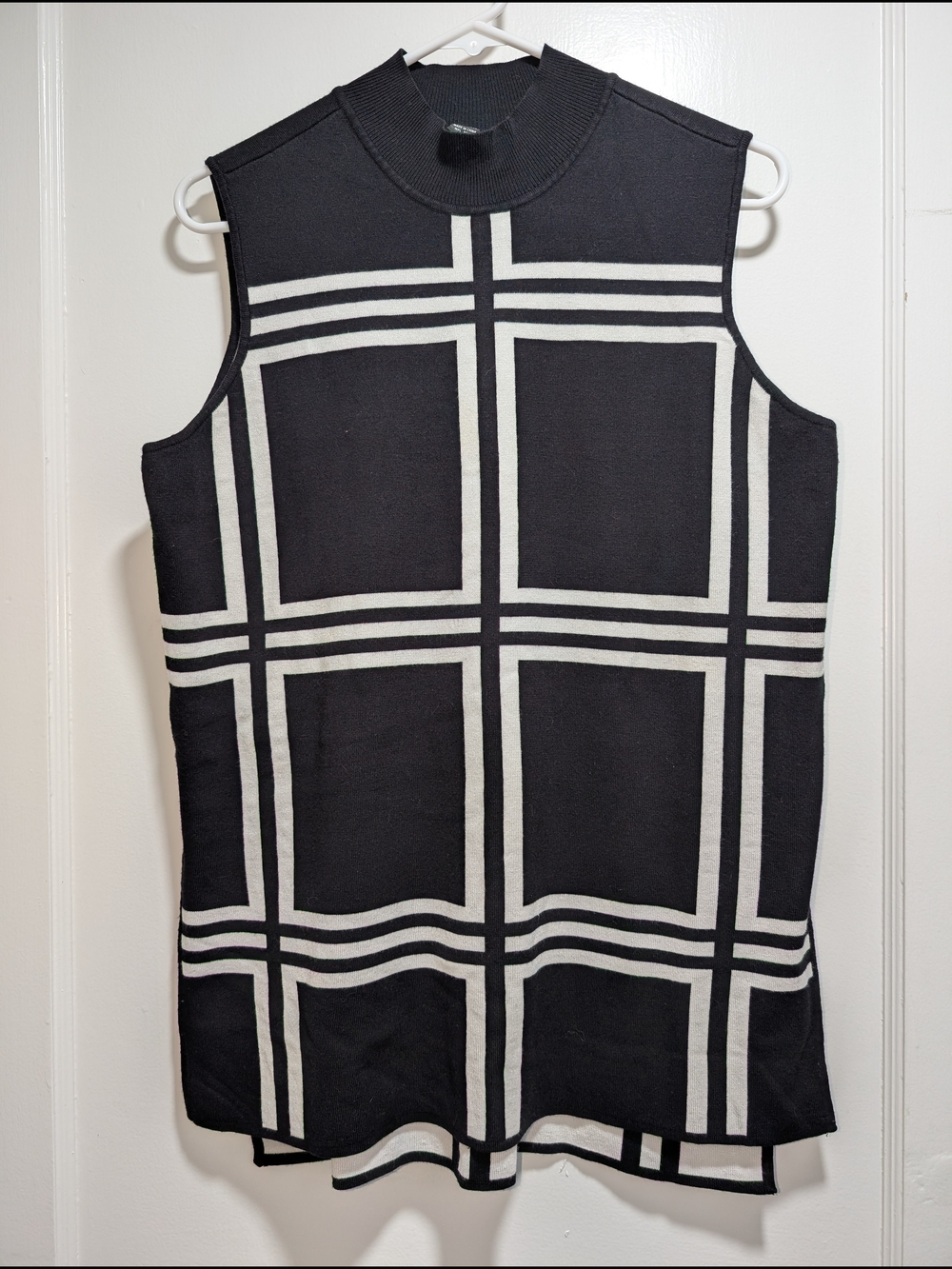 Alfani Black and White Geometric Mock Neck Tank